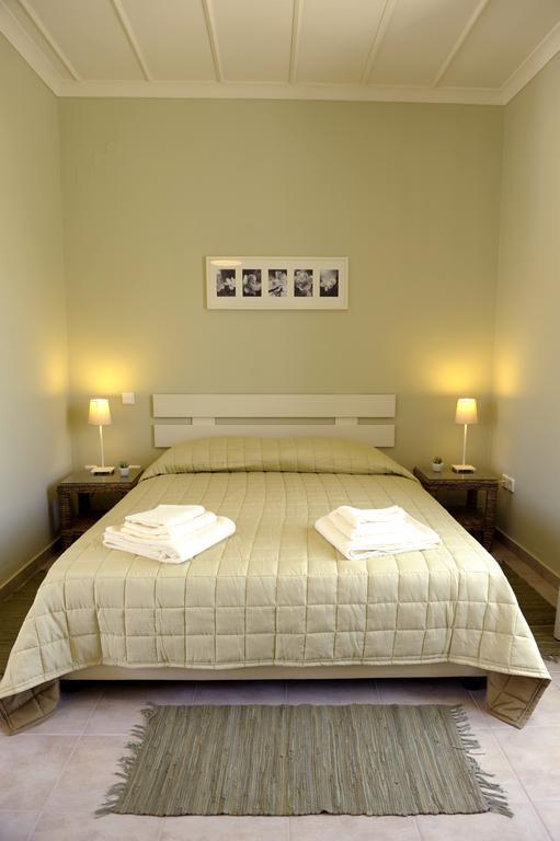 Almyris Hotel Adamantas  Room photo